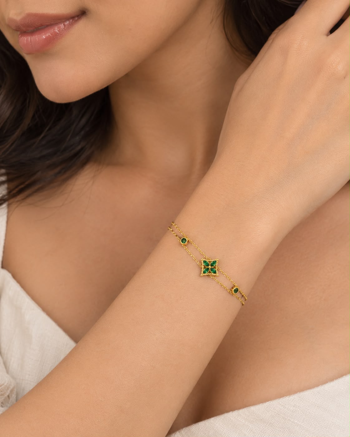 Double-Layer Emerald Clover Station Bracelet