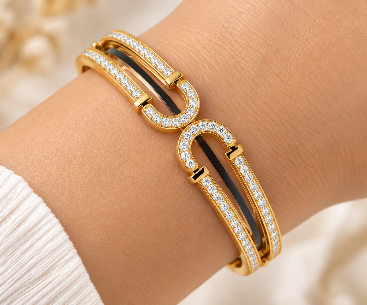 Horseshoe Buckle Pavé Anti-Tarnish Kada