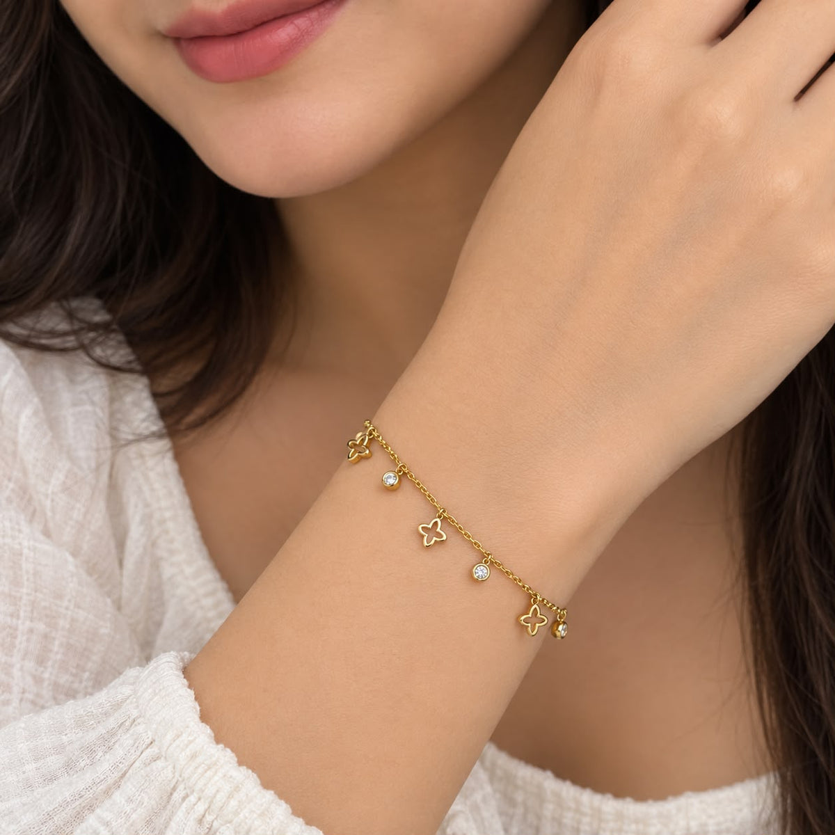 Minimalist Gold Four-Leaf Clover & Bezel Crystal Charm Bracelet 