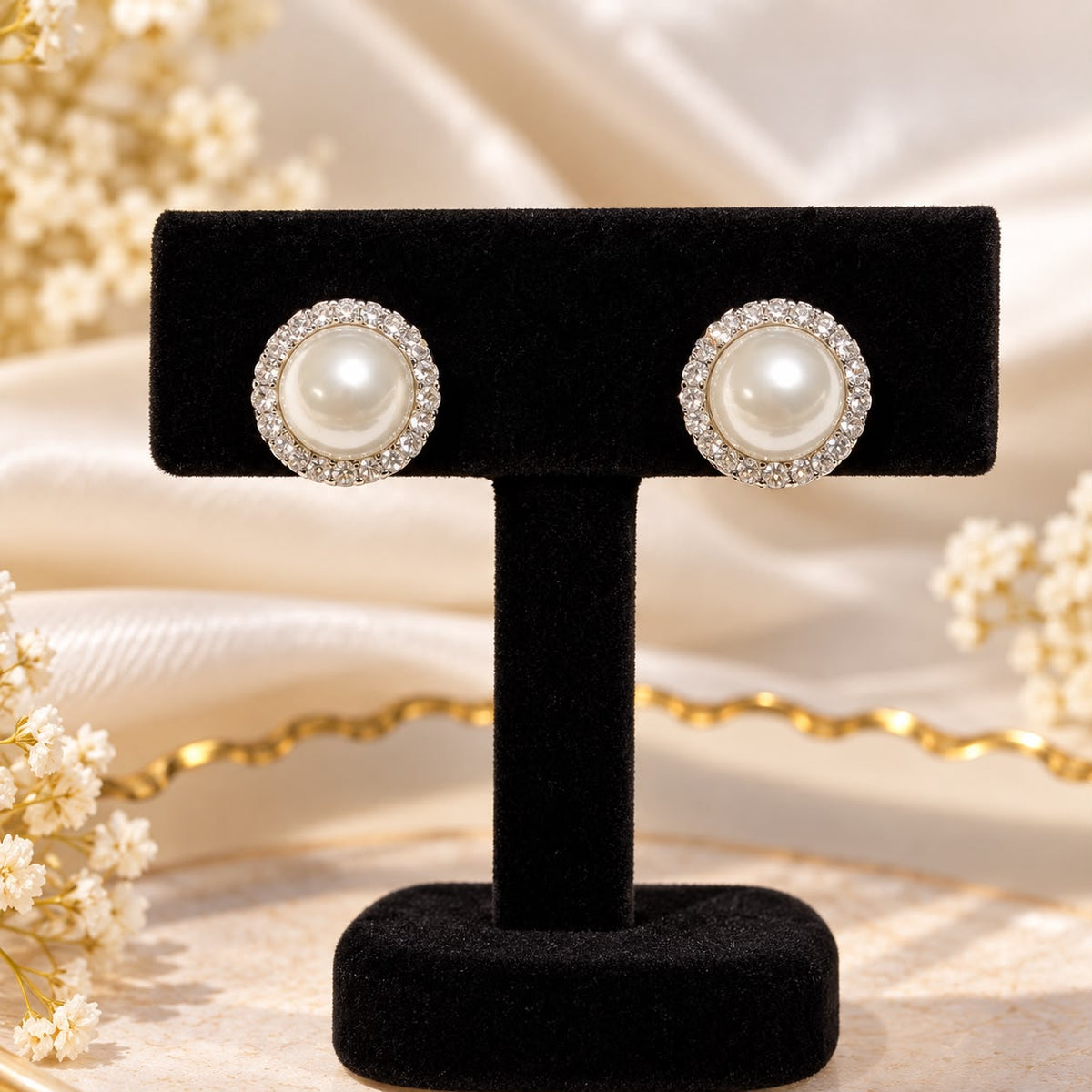 Pearl Halo Everyday Studs